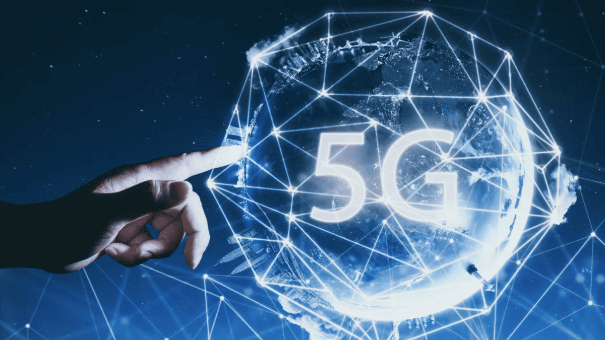 how is 5G technology changing IT systems and networks