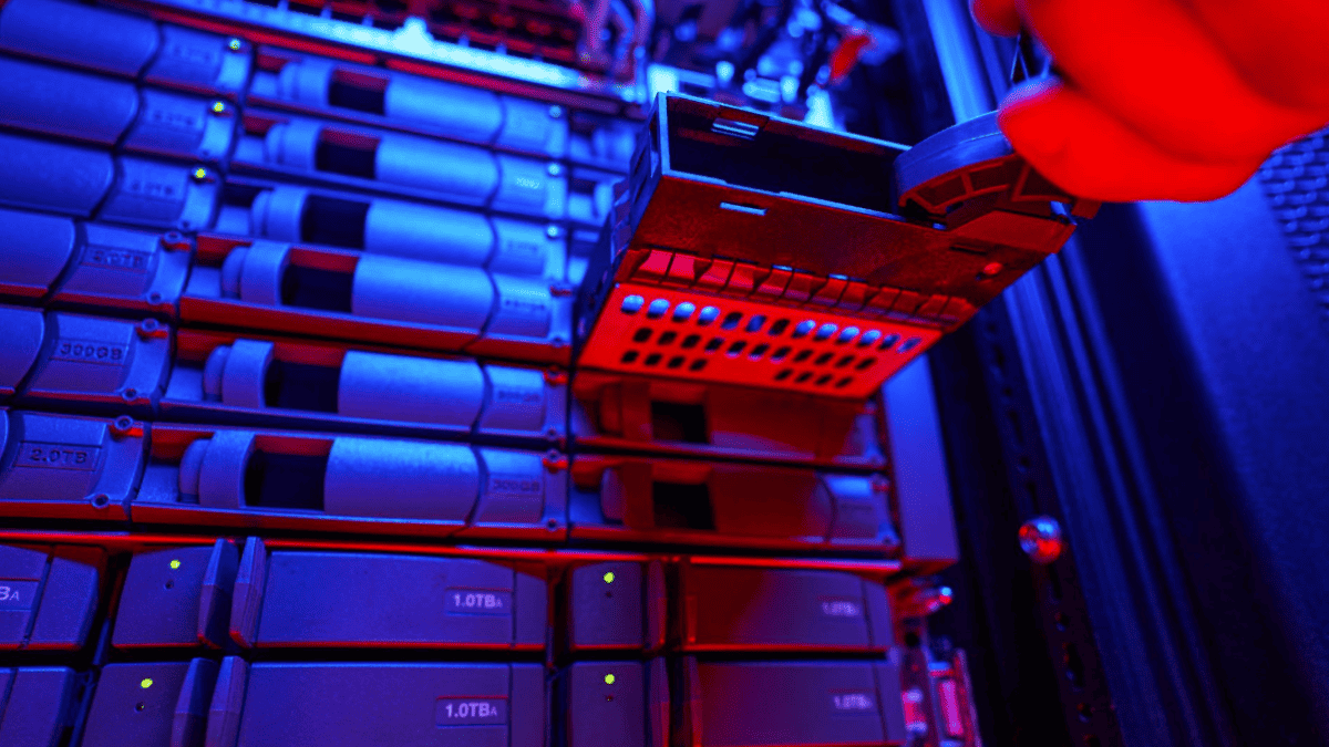 how does cloud ensure data redundancy