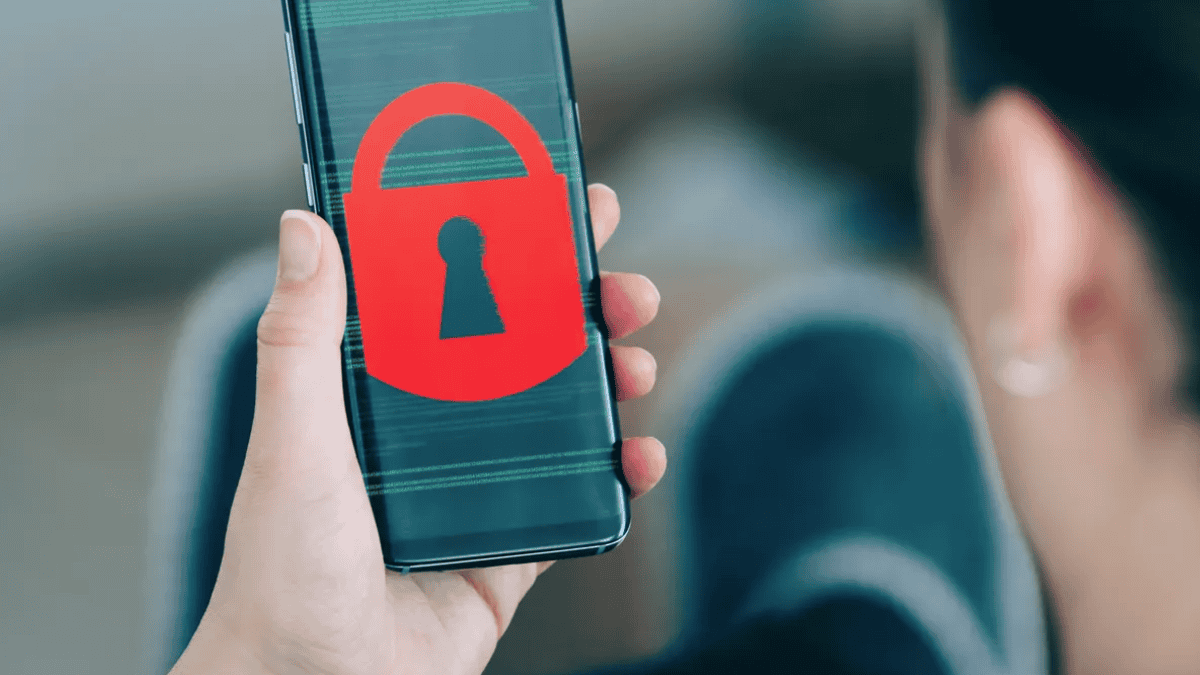 signs that a device has been hacked