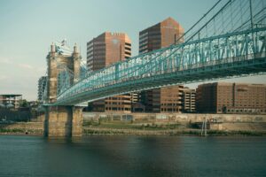 Bridge connecting Cincinnati with Northern Kentucky